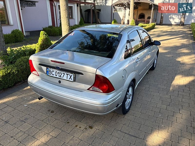 Седан Ford Focus 2001 в Городку