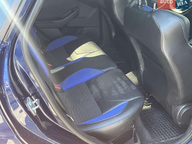 Хэтчбек Ford Focus 2016 в Киеве