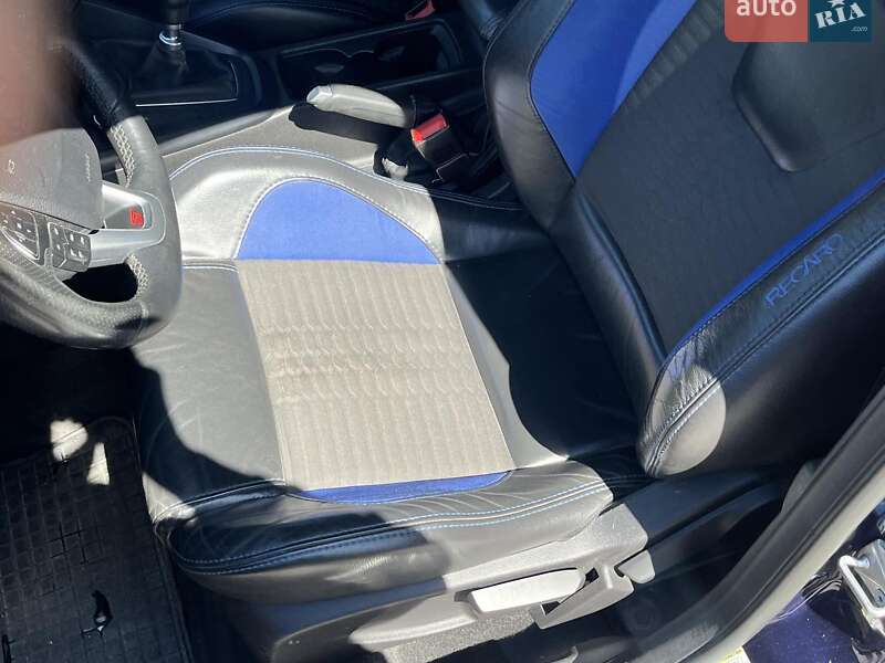 Хэтчбек Ford Focus 2016 в Киеве