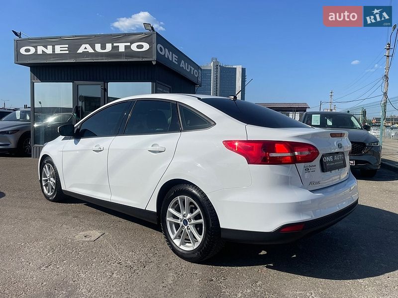 Седан Ford Focus 2017 в Киеве