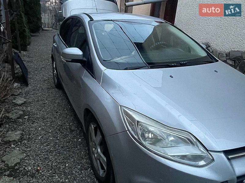 Хэтчбек Ford Focus 2011 в Виноградове