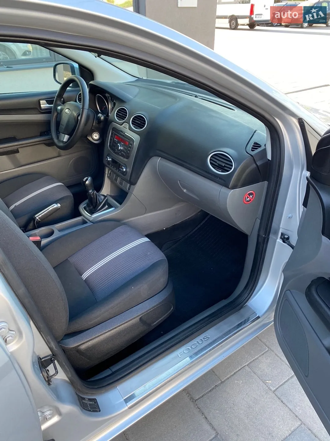 2010 Ford Focus - мініатюра 16