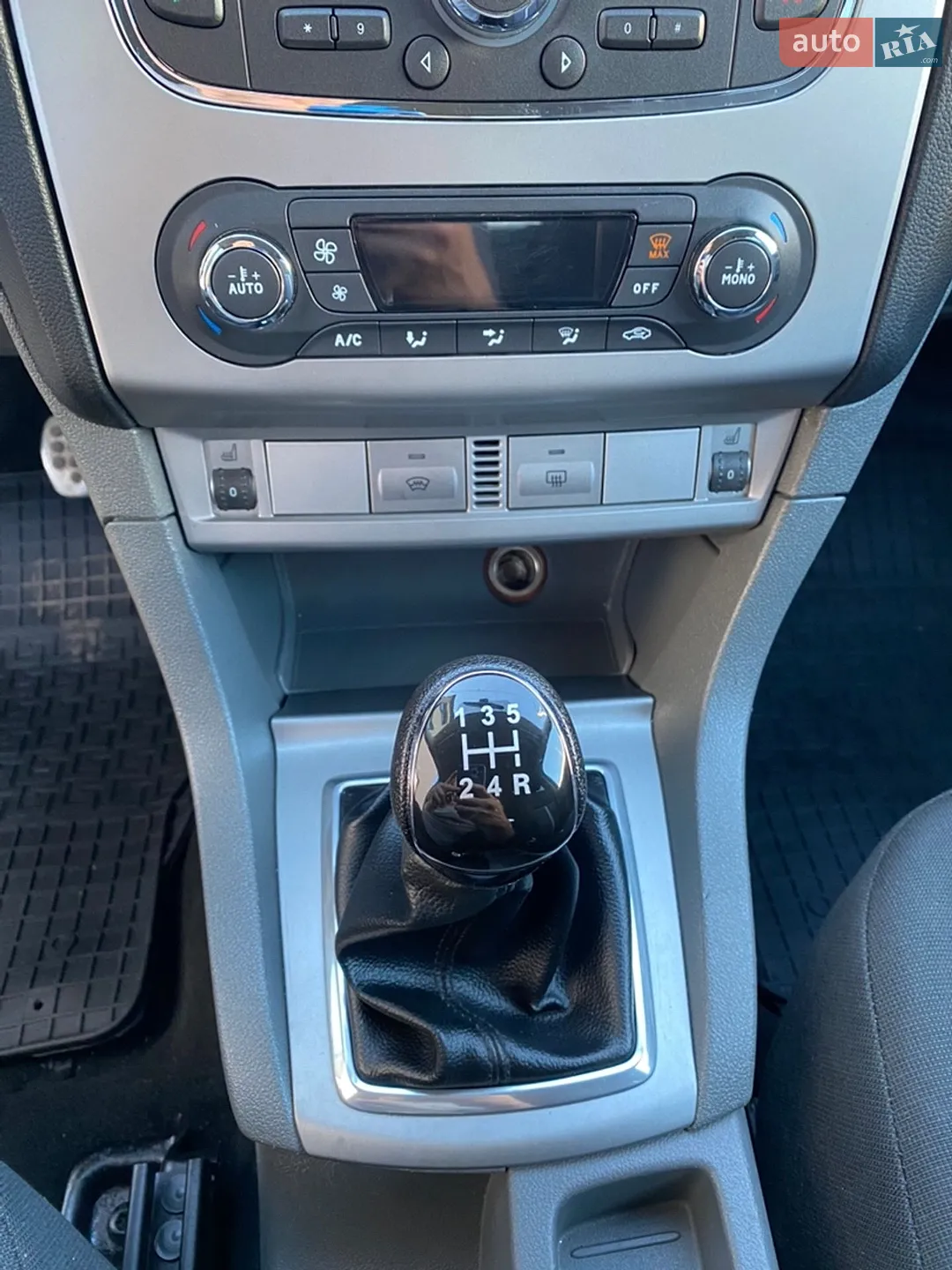 2010 Ford Focus - мініатюра 26