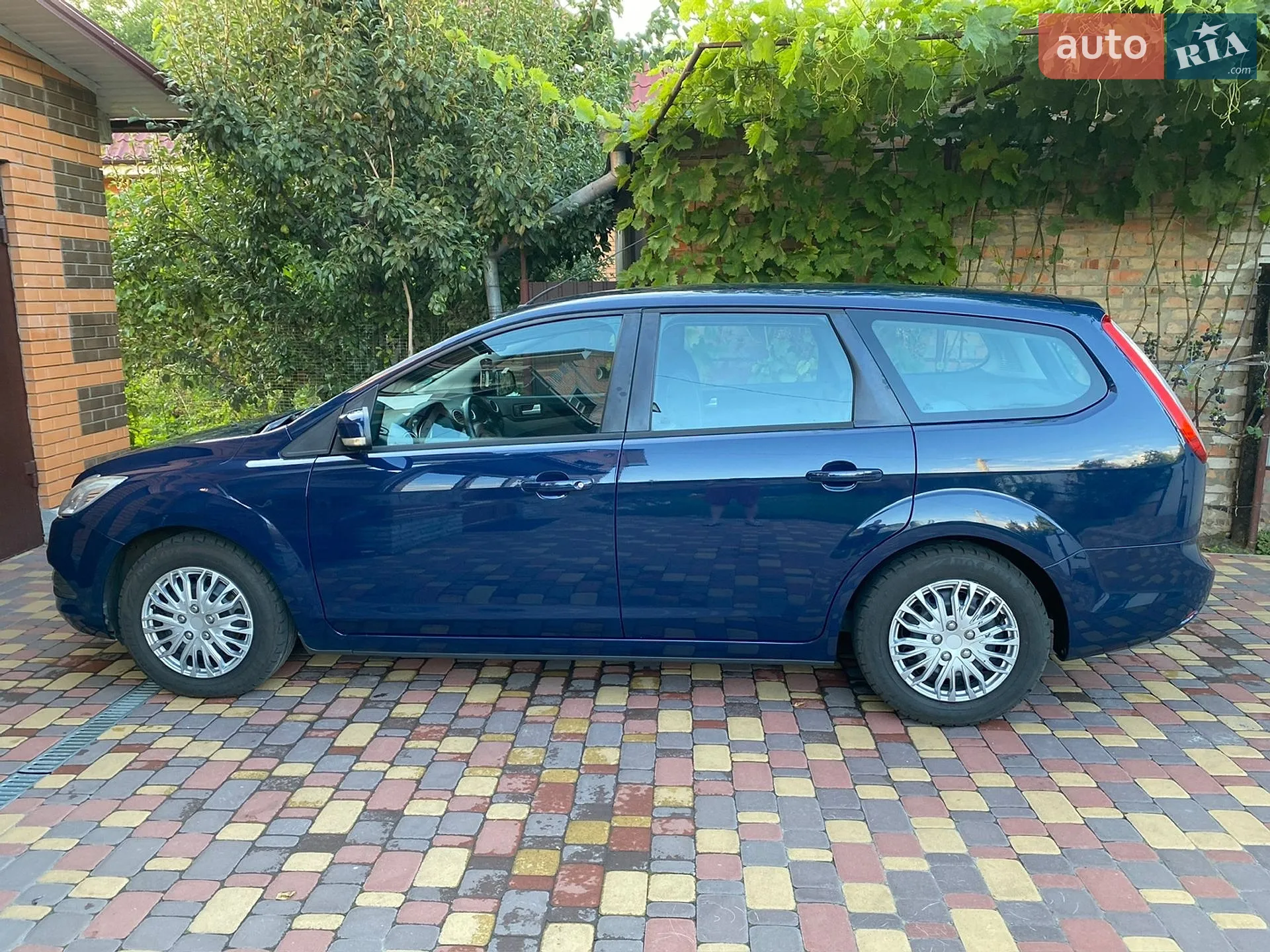 2010 Ford Focus - мініатюра 9