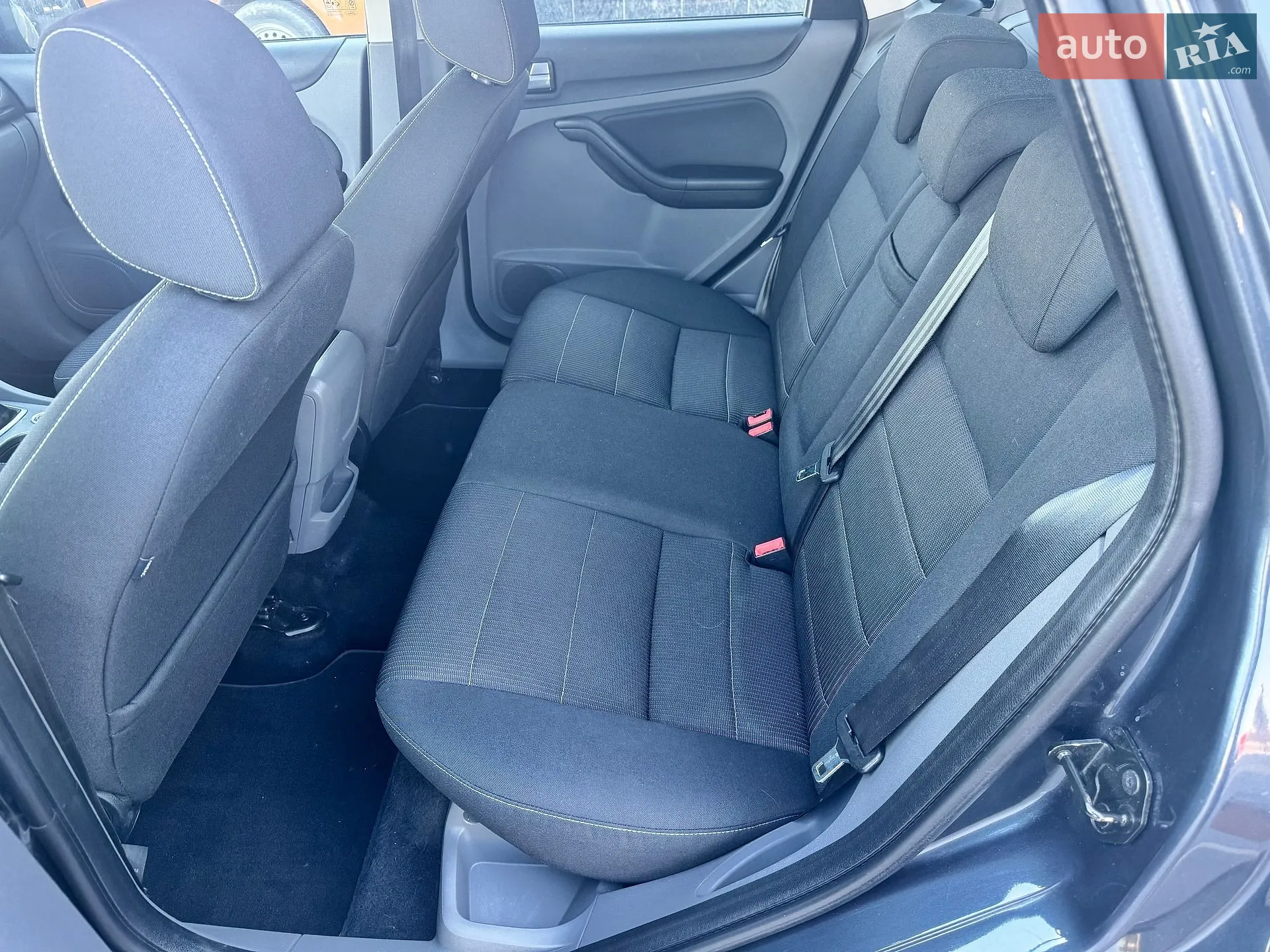 2010 Ford Focus - мініатюра 11