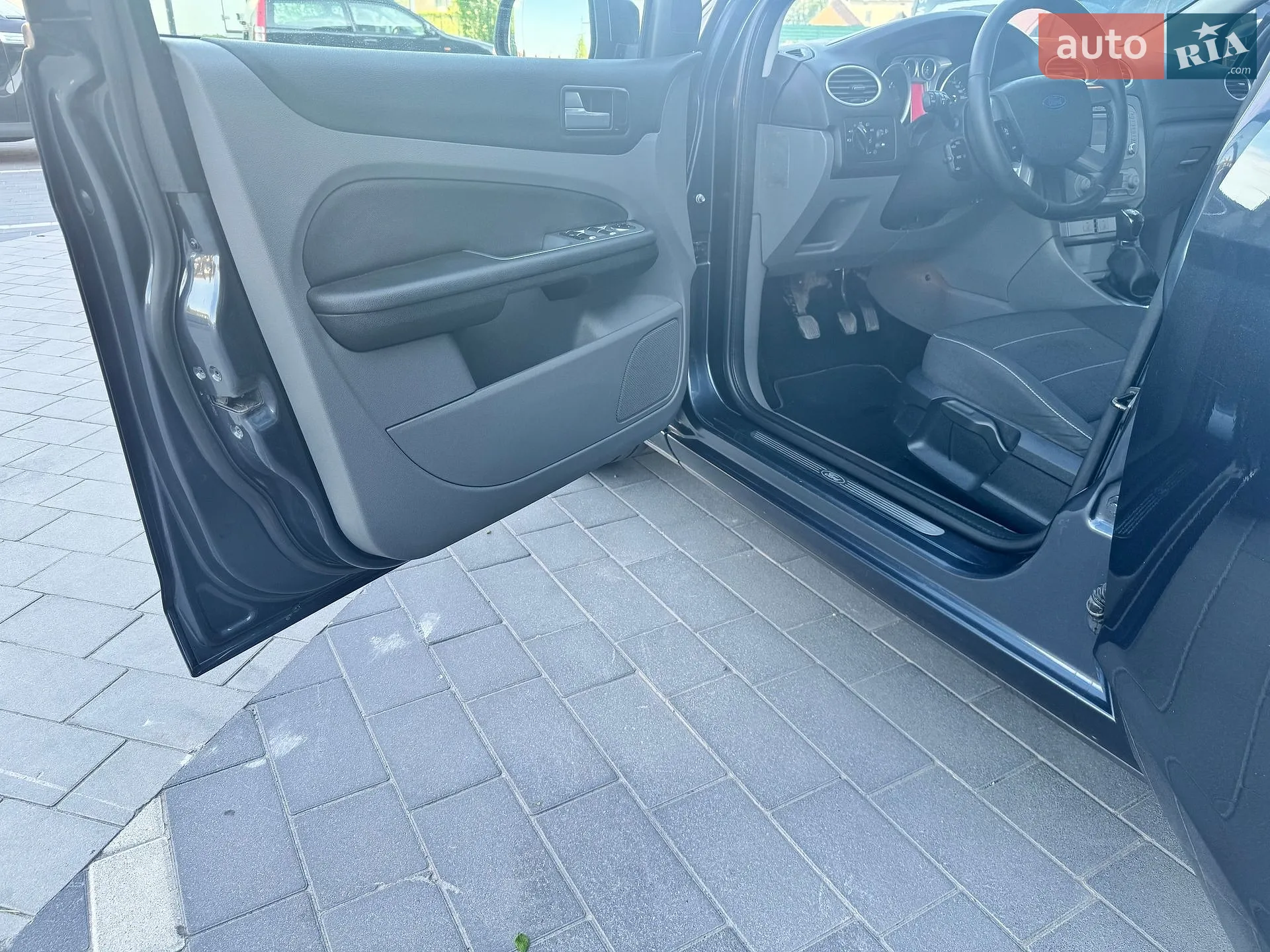 2010 Ford Focus - мініатюра 13