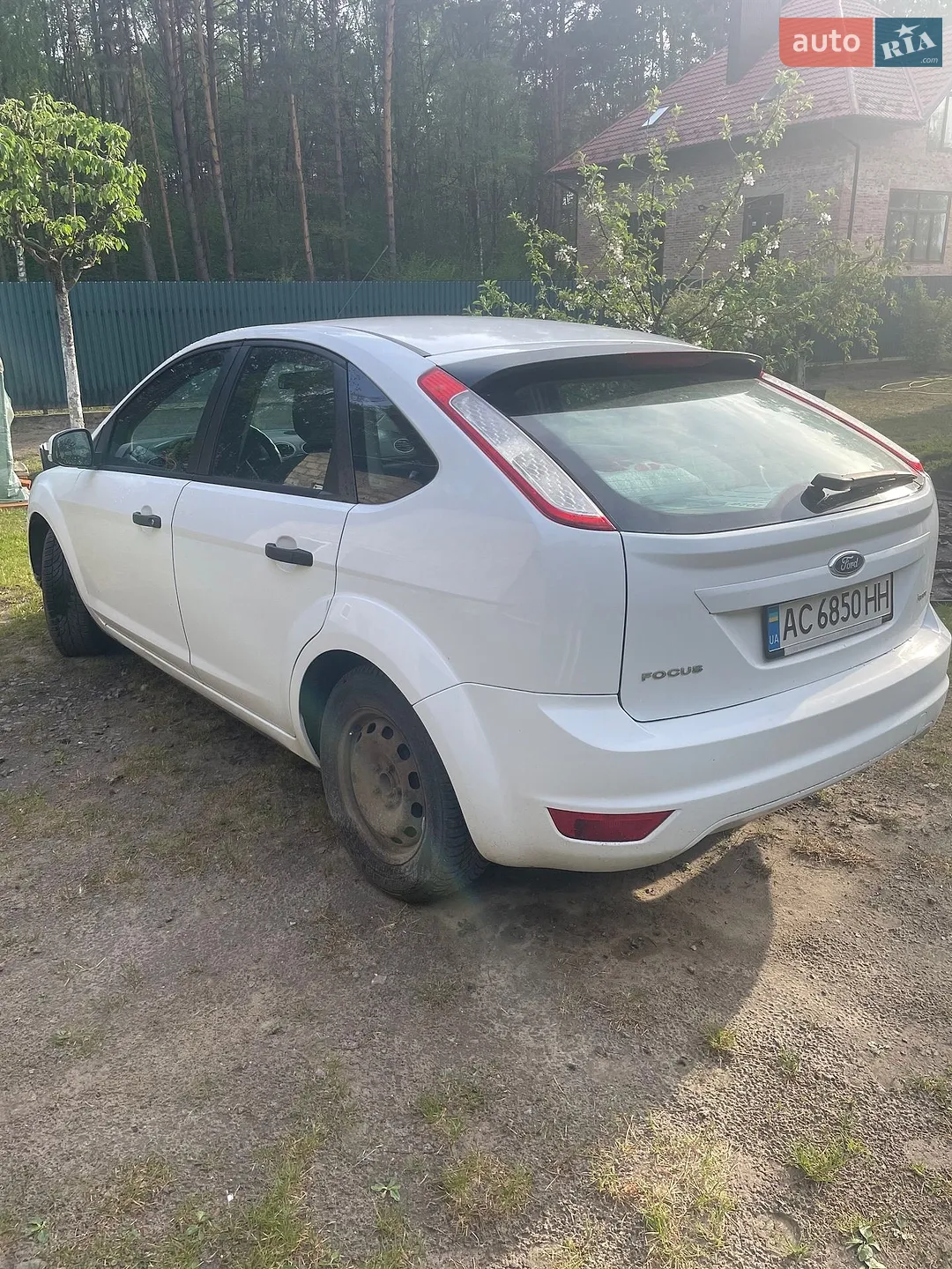 2010 Ford Focus - мініатюра 2
