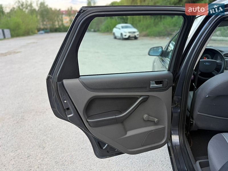 Універсал Ford Focus 2005 в Звягелі
