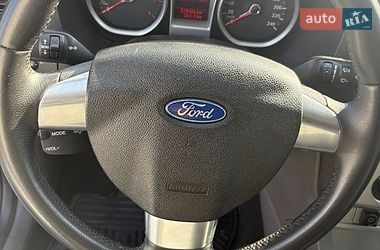Седан Ford Focus 2011 в Львові