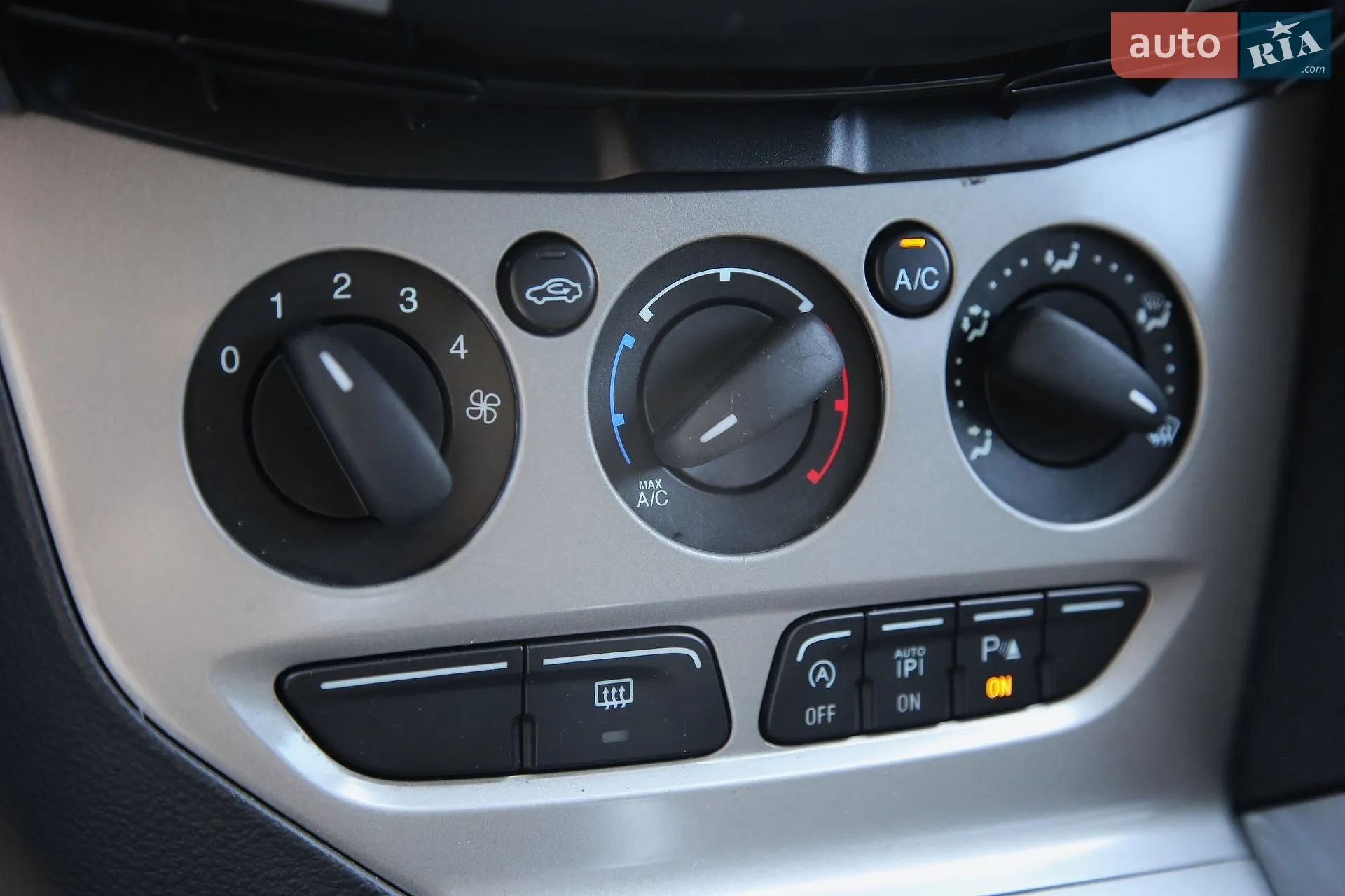 2012 Ford Focus - мініатюра 18