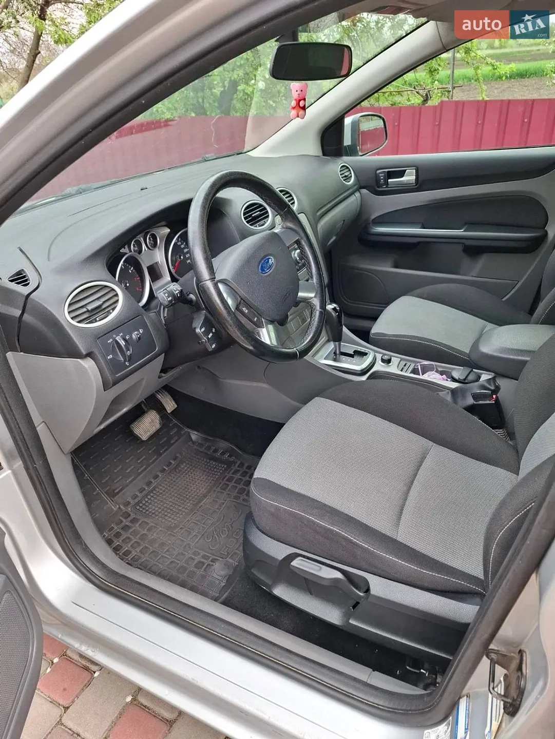 2010 Ford Focus - мініатюра 11