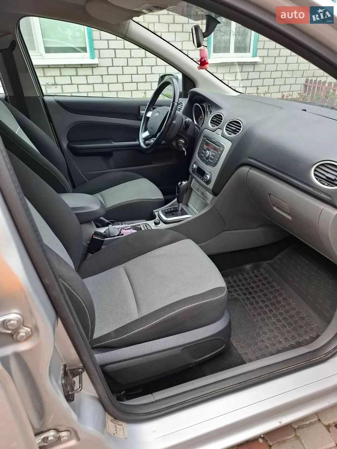 2010 Ford Focus - мініатюра 18