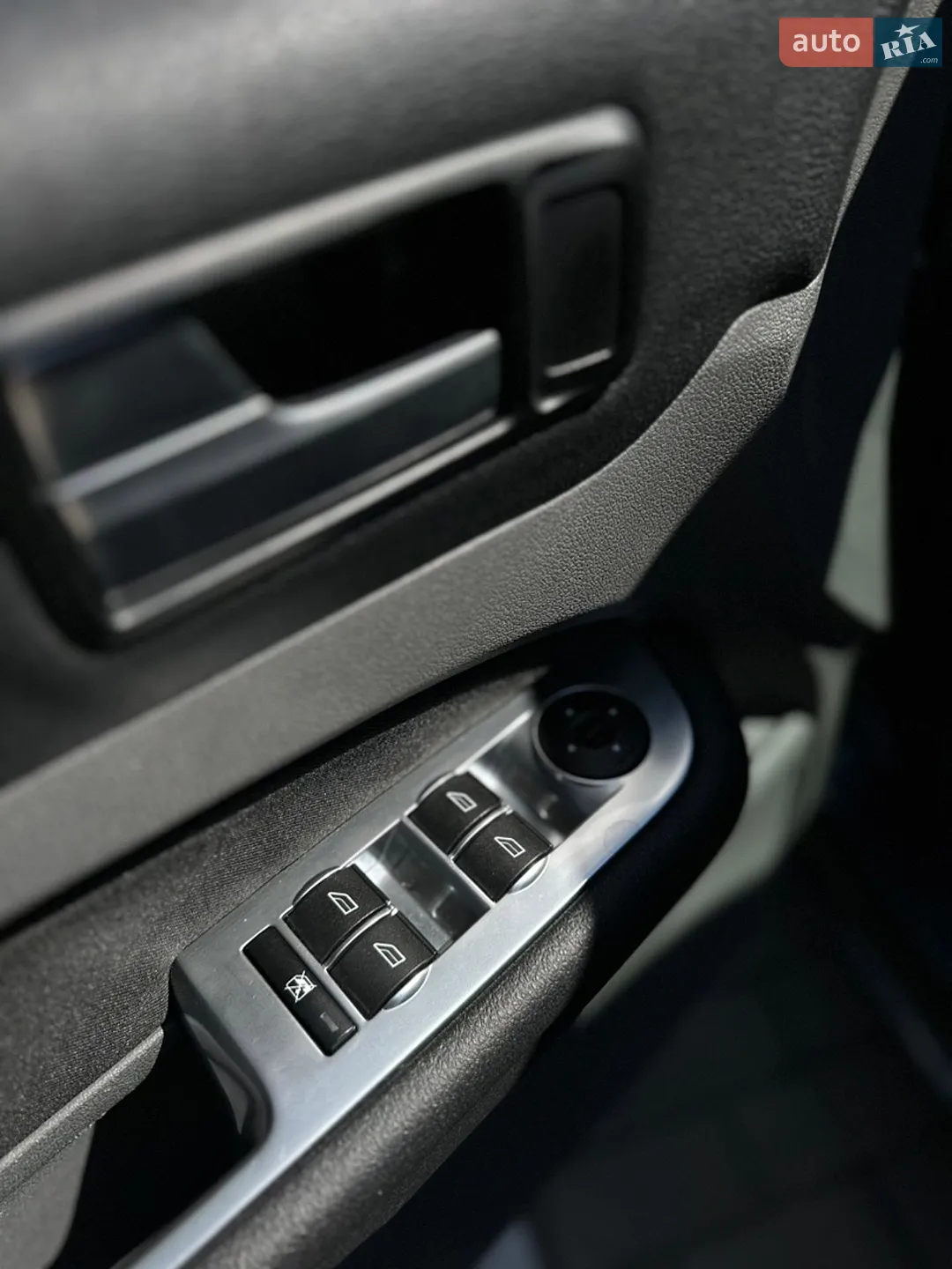 2010 Ford Focus - мініатюра 21