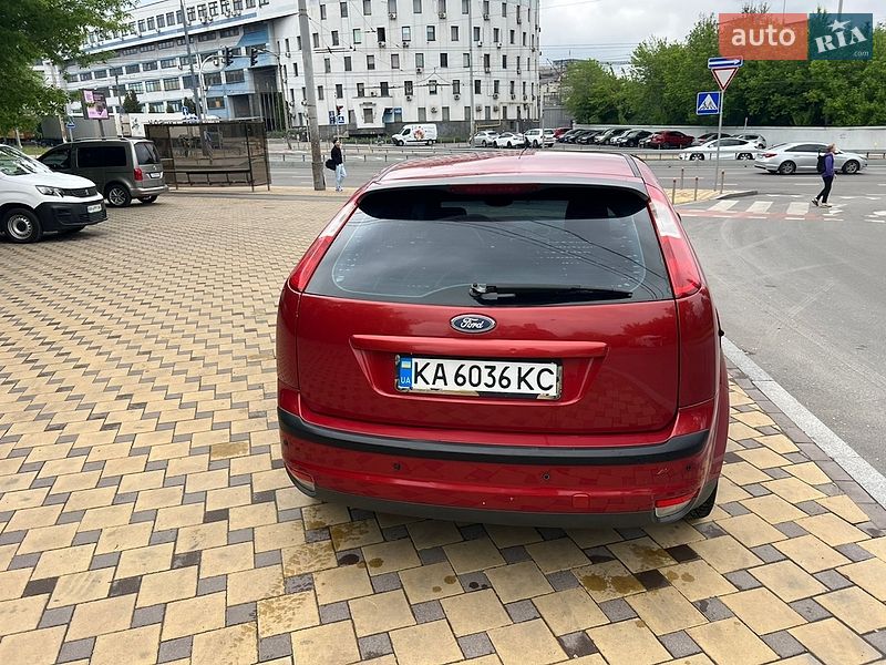 Хэтчбек Ford Focus 2006 в Киеве