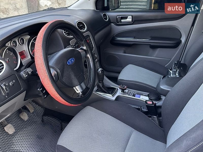Хетчбек Ford Focus 2011 в Карлівці