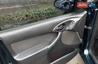 Седан Ford Focus 2004 в Лозовой