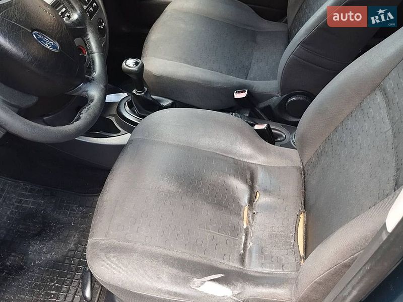 Седан Ford Focus 2004 в Лозовой