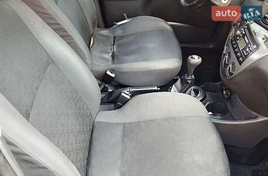 Седан Ford Focus 2004 в Лозовой