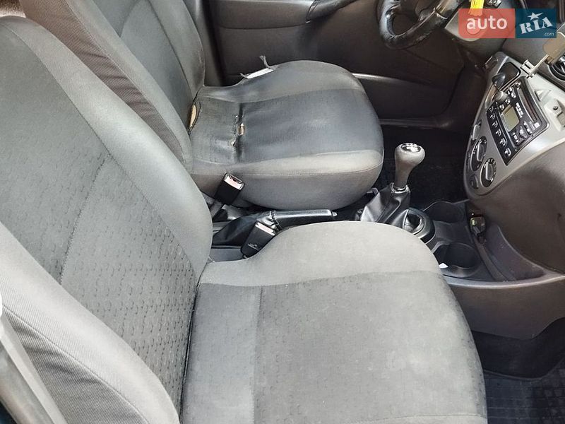 Седан Ford Focus 2004 в Лозовой