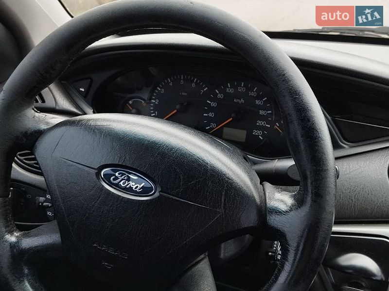 Седан Ford Focus 2004 в Лозовой