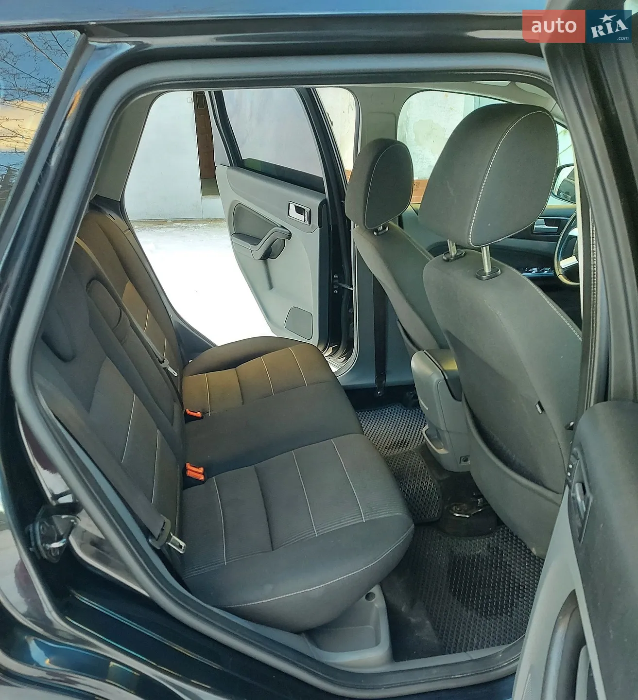 2010 Ford Focus - мініатюра 21