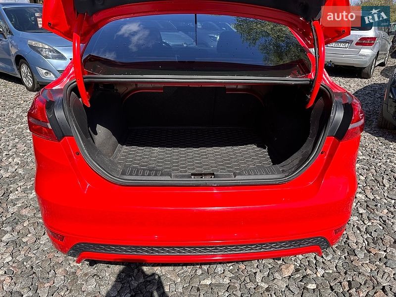 Седан Ford Focus 2015 в Смеле