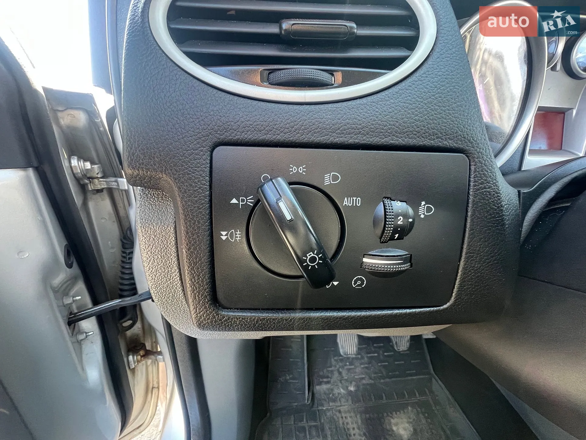 2010 Ford Focus - мініатюра 11