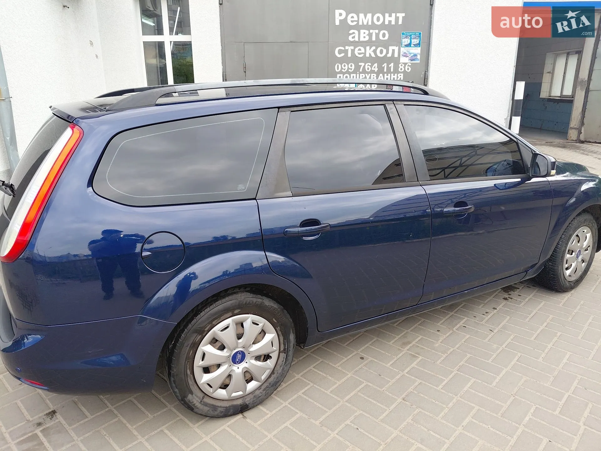 2010 Ford Focus - мініатюра 4