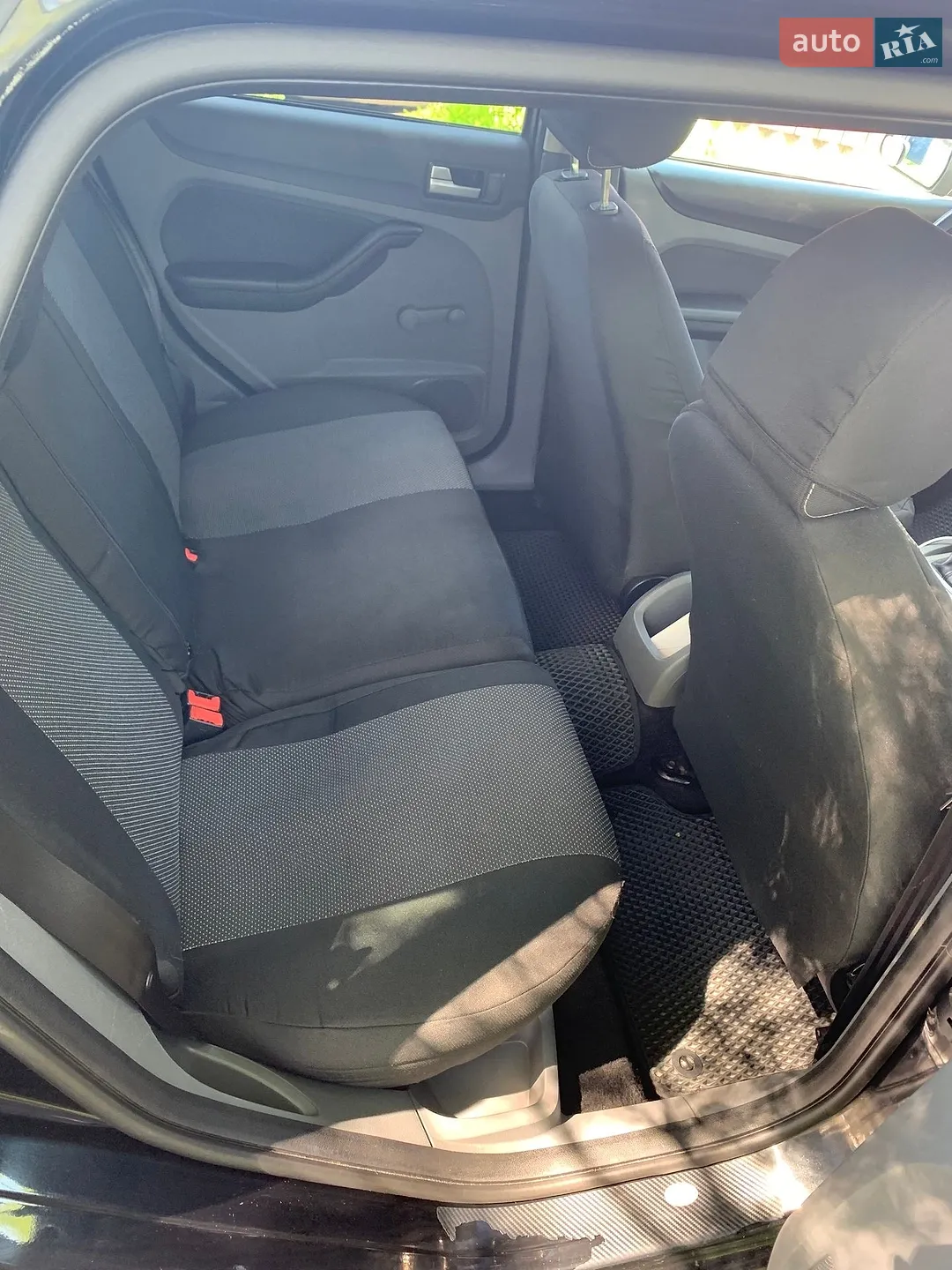 2010 Ford Focus - мініатюра 6