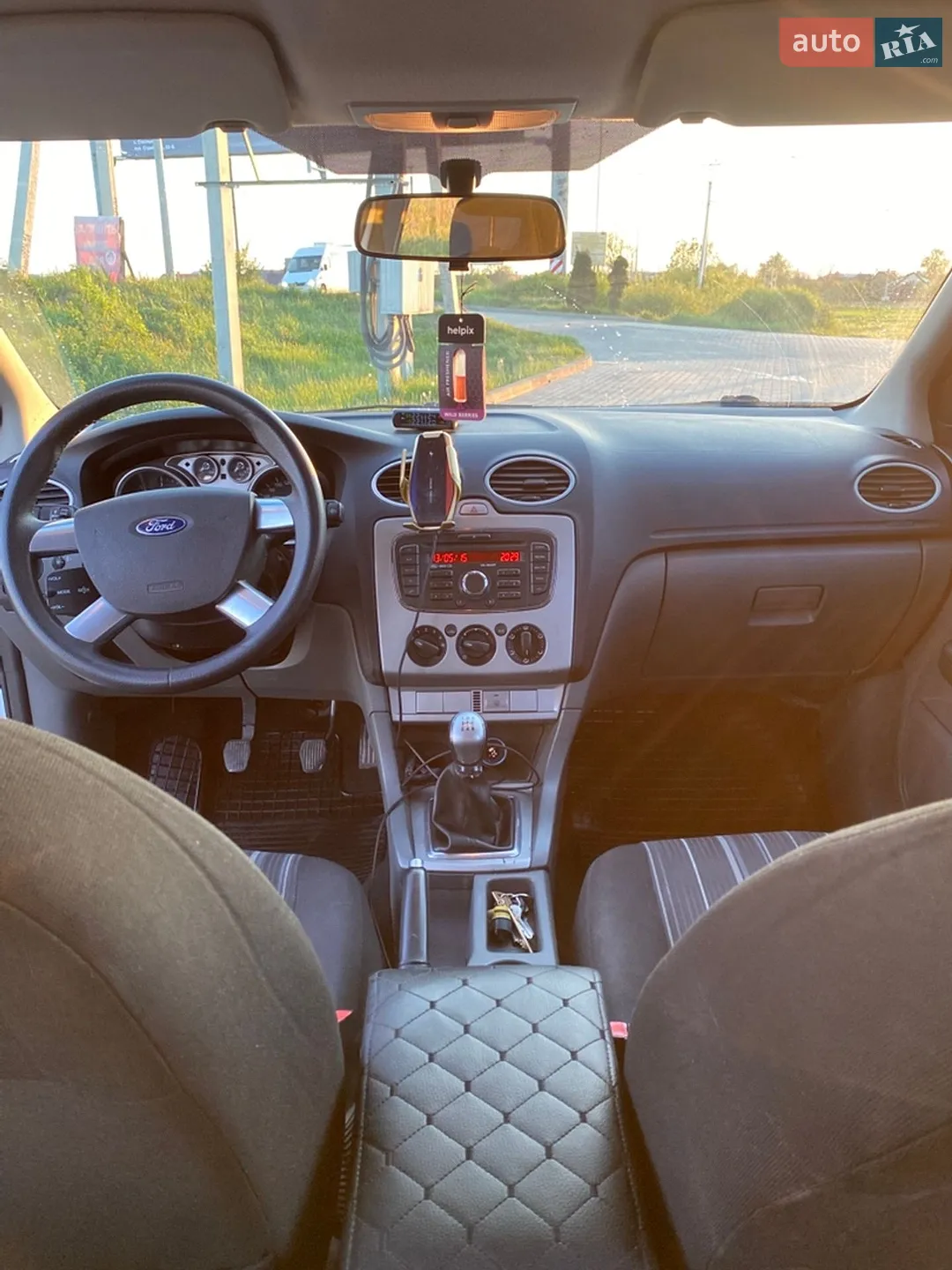 2010 Ford Focus - мініатюра 19