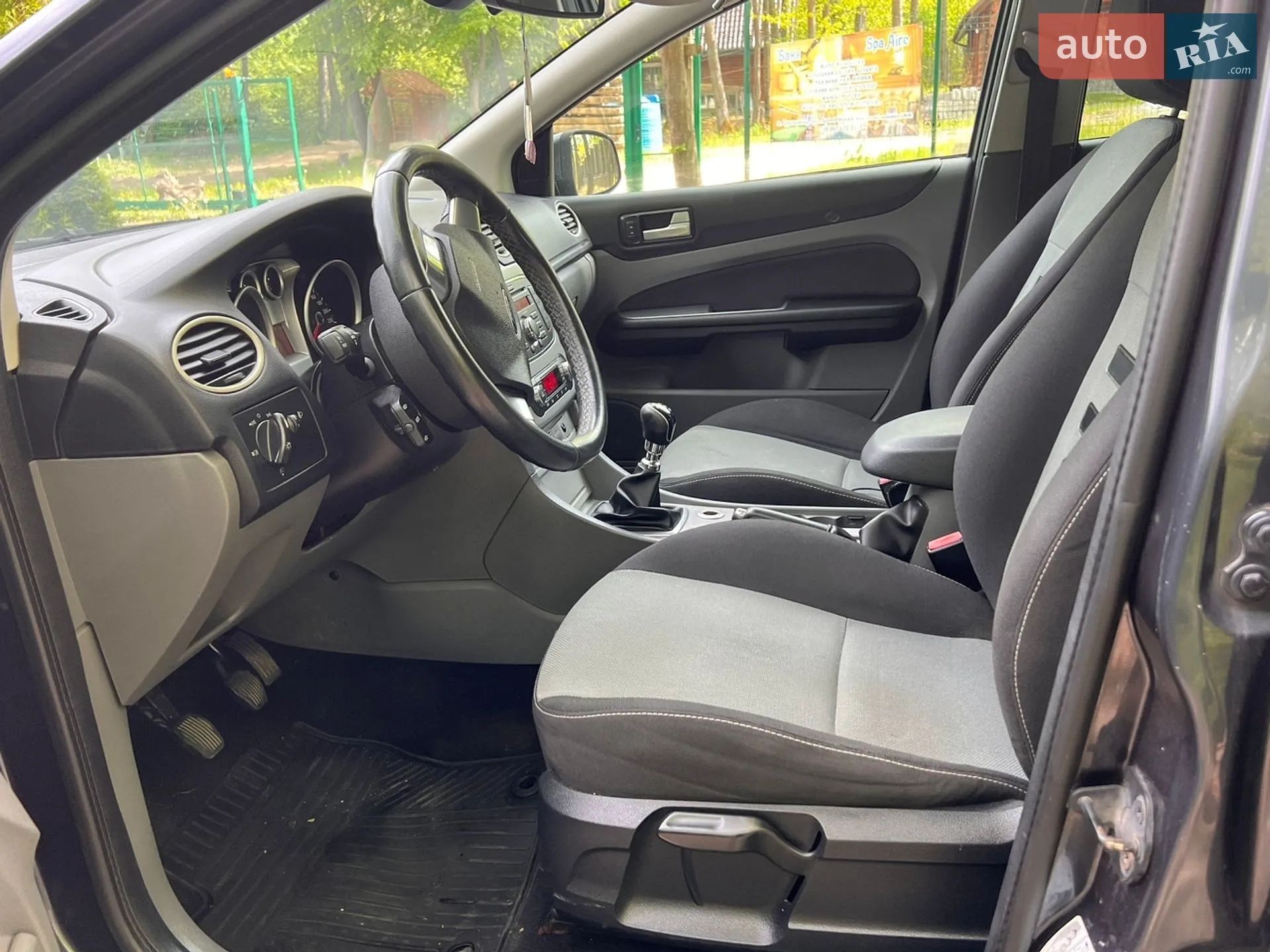 2010 Ford Focus - мініатюра 29