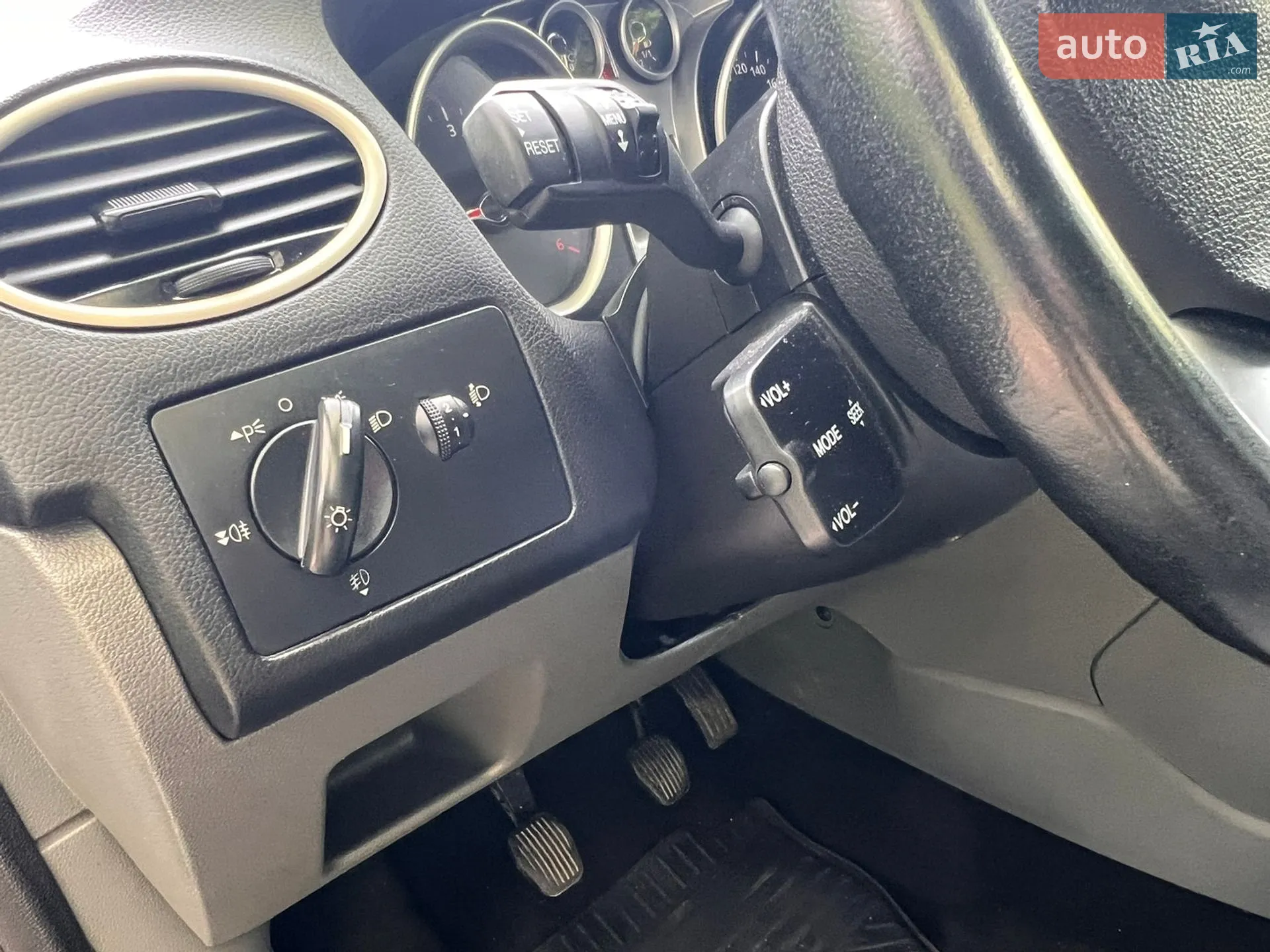 2010 Ford Focus - мініатюра 33