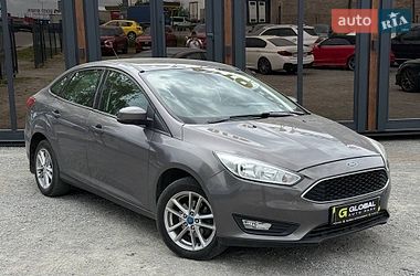 Седан Ford Focus 2015 в Львові