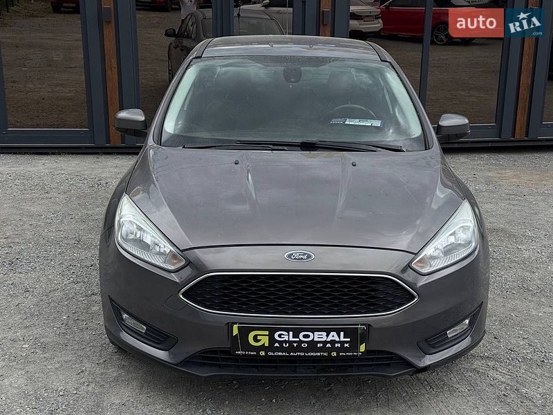 Седан Ford Focus 2015 в Львові