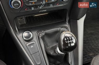Седан Ford Focus 2015 в Львові