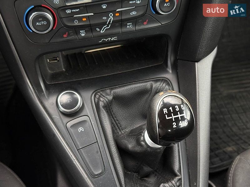 Седан Ford Focus 2015 в Львові