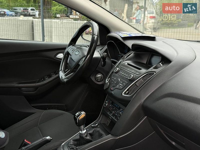 Седан Ford Focus 2015 в Львові