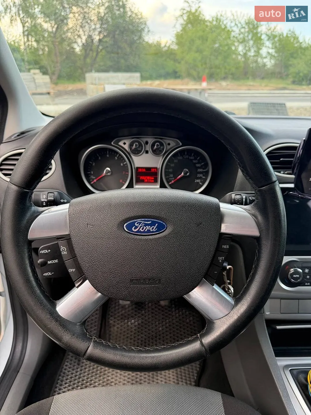 2010 Ford Focus - мініатюра 6