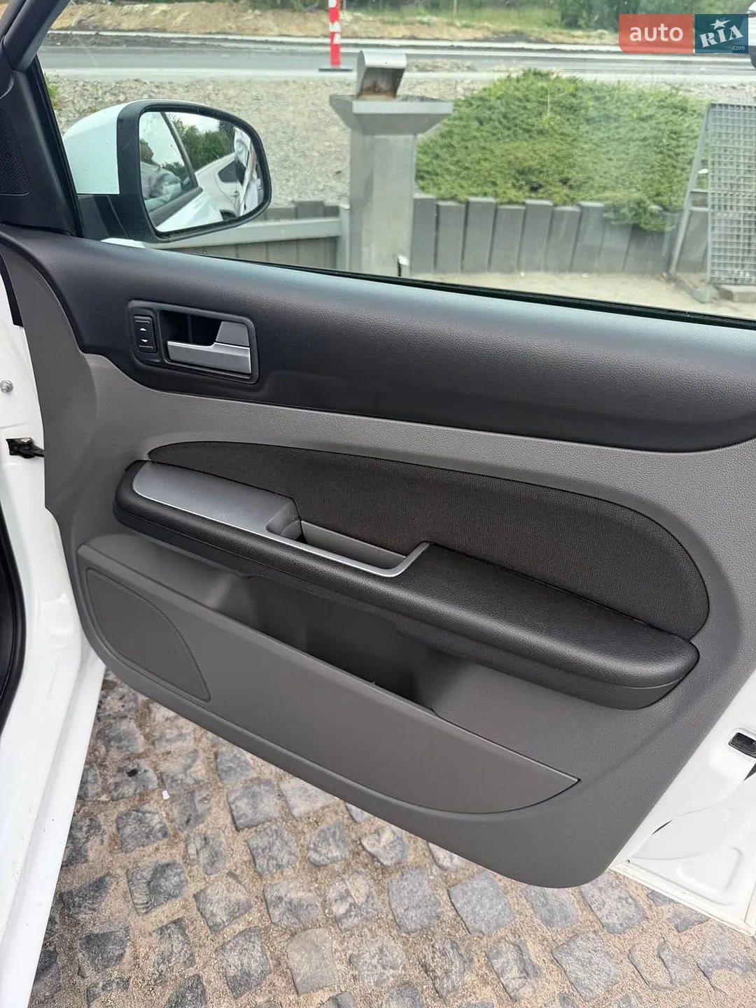 2010 Ford Focus - мініатюра 11