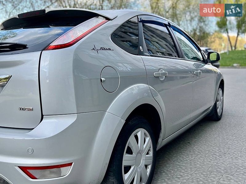 Хетчбек Ford Focus 2008 в Новояворівську