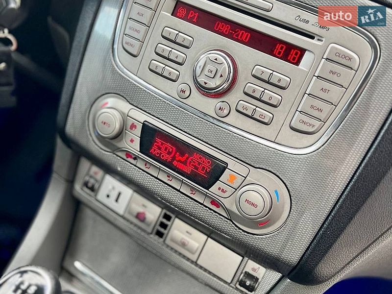 Хетчбек Ford Focus 2008 в Новояворівську