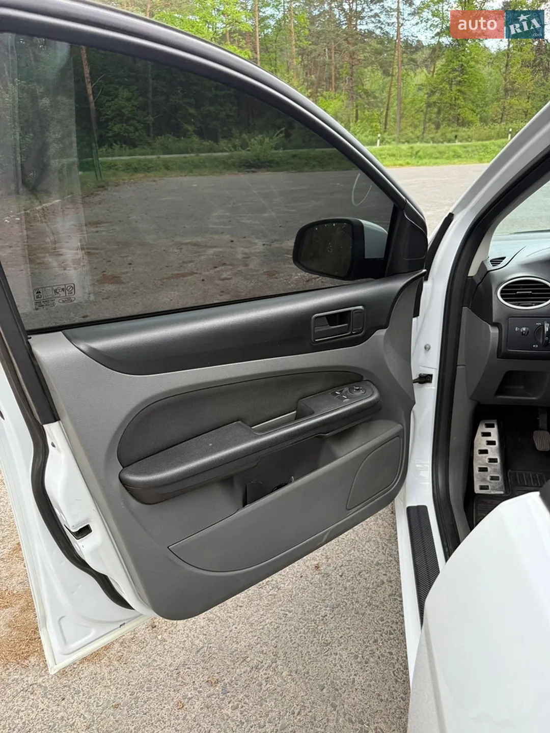 2010 Ford Focus - мініатюра 7