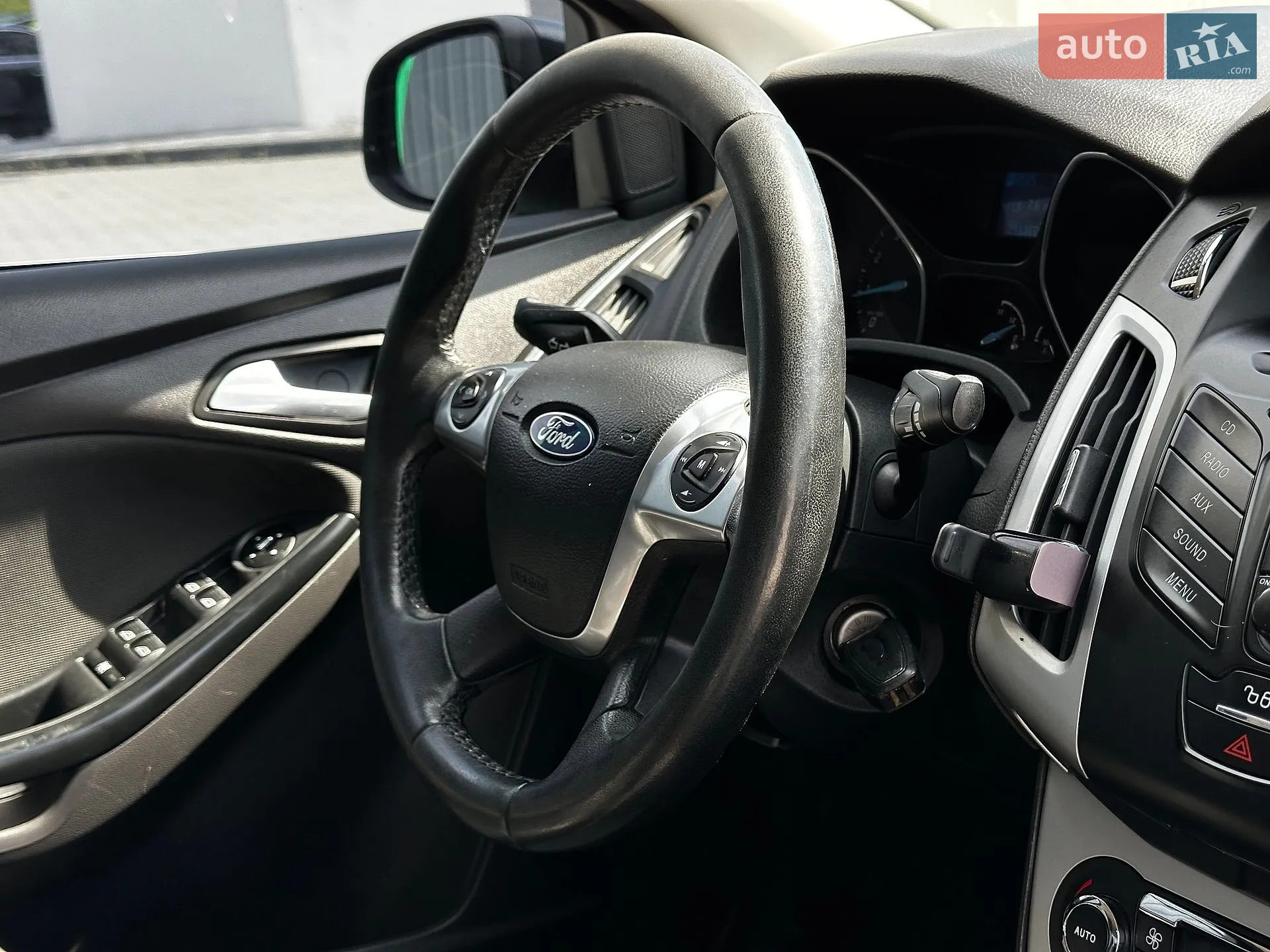 2011 Ford Focus - мініатюра 39