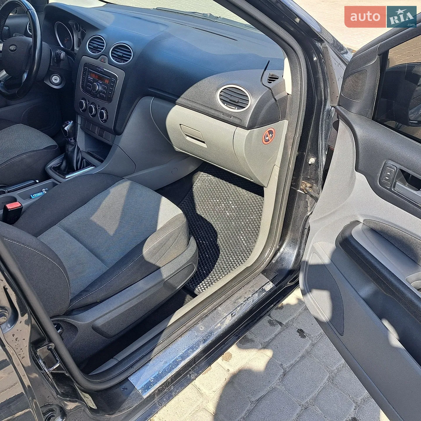 2010 Ford Focus - мініатюра 10