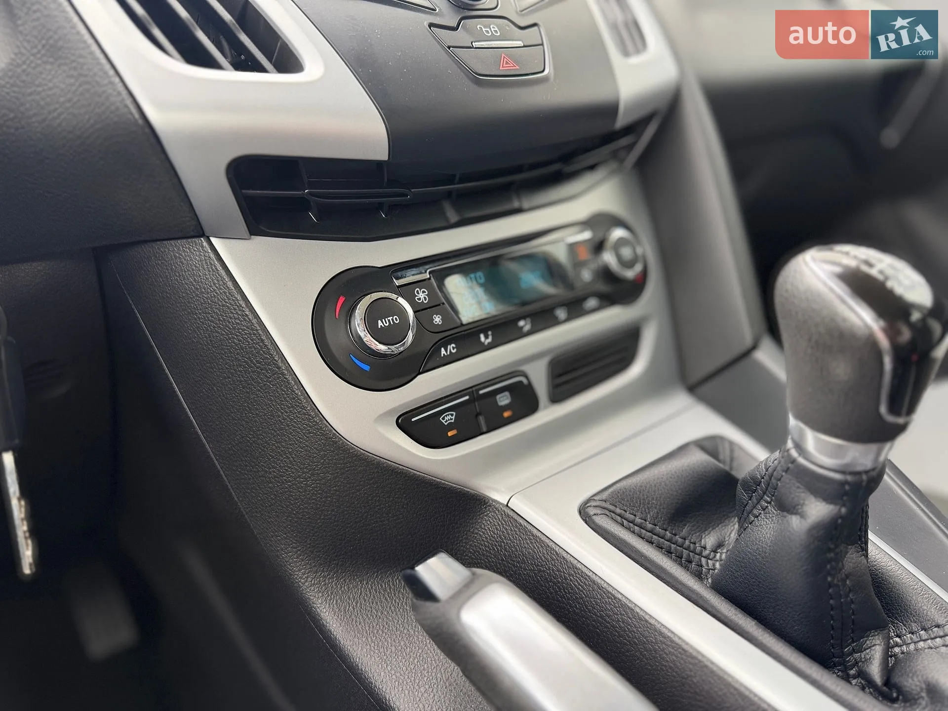 2011 Ford Focus - мініатюра 26