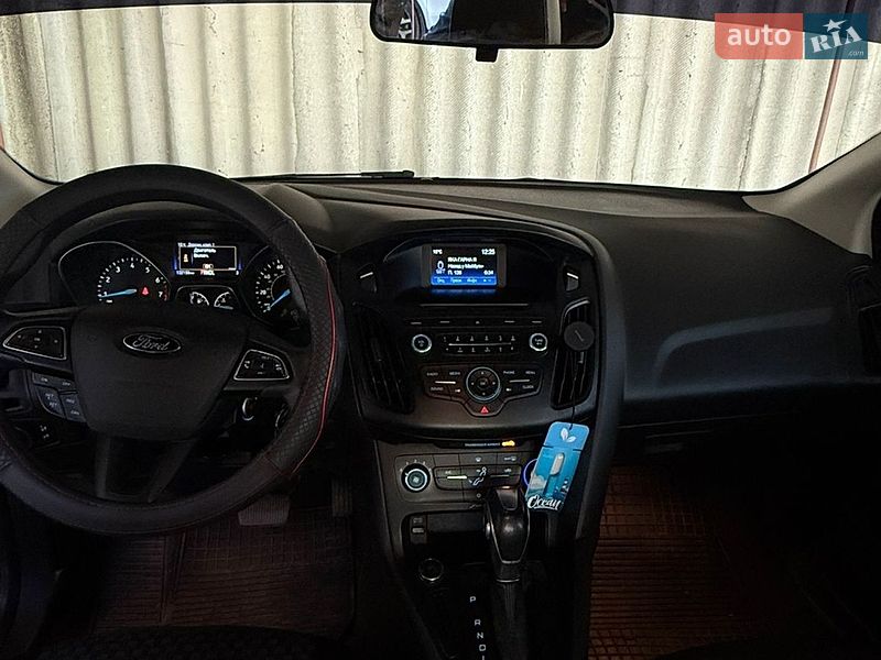 Седан Ford Focus 2015 в Сумах