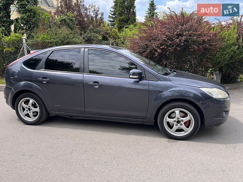 Хэтчбек Ford Focus 2010 в Василькове