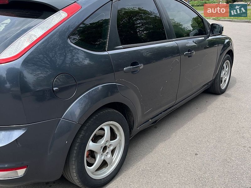 Хэтчбек Ford Focus 2010 в Василькове