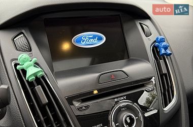 Седан Ford Focus 2017 в Львові