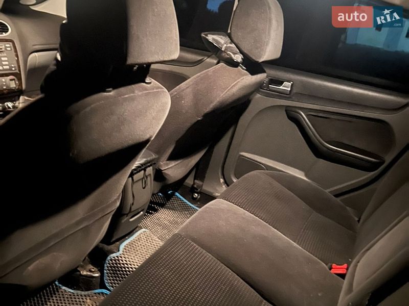 Седан Ford Focus 2005 в Теофіполі